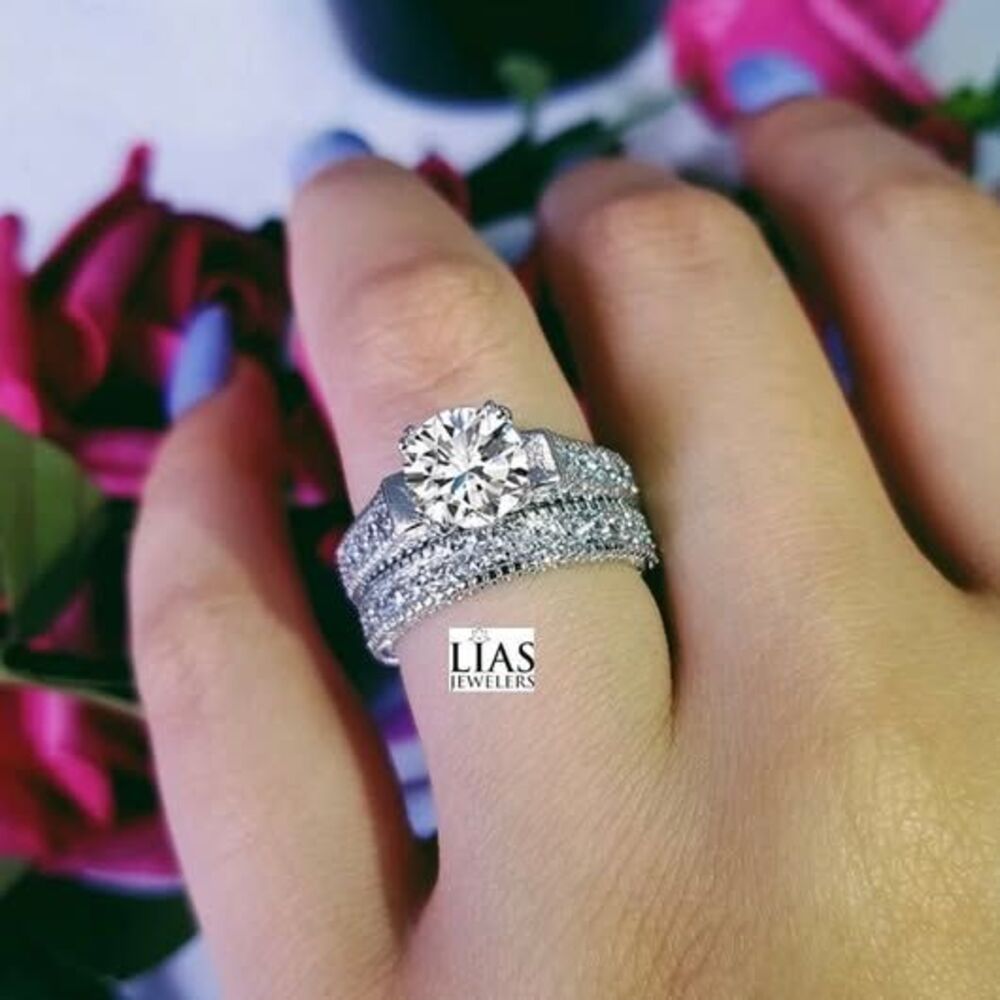 New 18k white gold wedding ring set